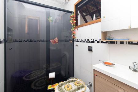 Casa à venda com 150m², 4 quartos e 2 vagasBanheiro da Suíte