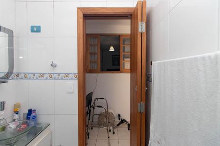 Casa à venda com 150m², 4 quartos e 2 vagasBanheiro 2
