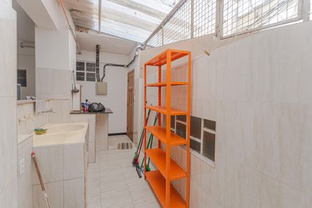 Apartamento para alugar com 300m², 5 quartos e 1 vaga Apartamento para alugar com 300m², 5 quartos e 1 vagaÁrea de Serviço