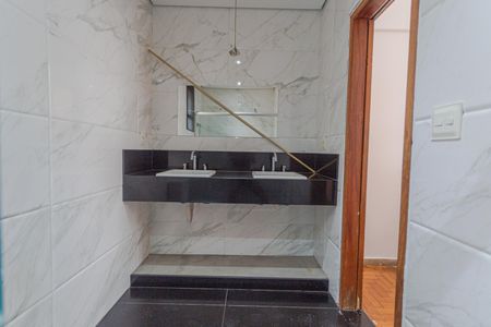 Apartamento para alugar com 300m², 5 quartos e 1 vaga Apartamento para alugar com 300m², 5 quartos e 1 vagaBanheiro da Suíte