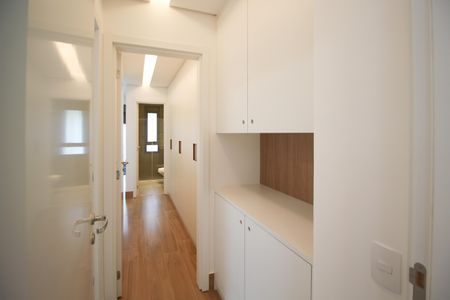 Corredor de apartamento para alugar com 2 quartos, 68m² em Indianópolis, São Paulo