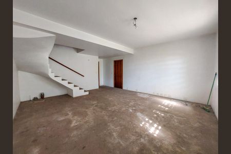 Casa para alugar com 3 quartos, 250m² em Vila das Belezas, São Paulo