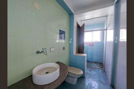 Casa para alugar com 250m², 3 quartos e 2 vagas Casa para alugar com 250m², 3 quartos e 2 vagasBanheiro da Suíte
