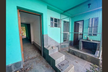 Quintal de casa para alugar com 3 quartos, 250m² em Vila das Belezas, São Paulo