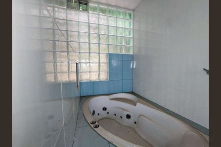 Casa para alugar com 250m², 3 quartos e 2 vagas Casa para alugar com 250m², 3 quartos e 2 vagasBanheiro da Suíte