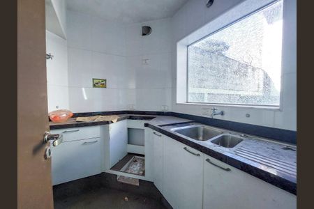 Cozinha de casa para alugar com 3 quartos, 250m² em Vila das Belezas, São Paulo