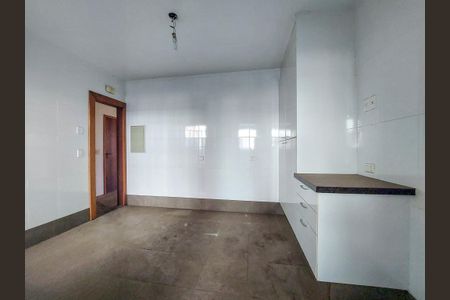 Casa para alugar com 250m², 3 quartos e 2 vagas Casa para alugar com 250m², 3 quartos e 2 vagasCozinha