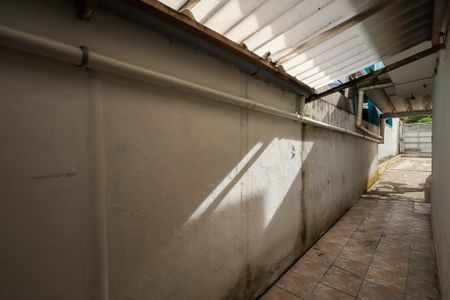 Casa à venda com 140m², 2 quartos e 6 vagasCorredor 