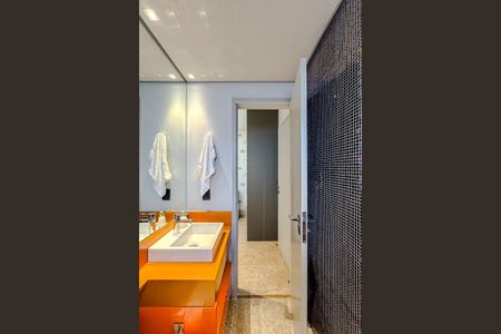 Apartamento à venda com 92m², 2 quartos e 2 vagas Apartamento à venda com 92m², 2 quartos e 2 vagasBanheiro da Suíte 2