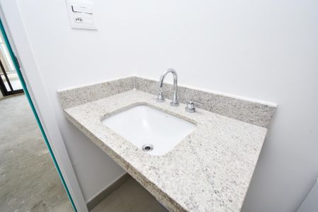 Apartamento à venda com 86m², 3 quartos e 1 vagabanheiro corredor