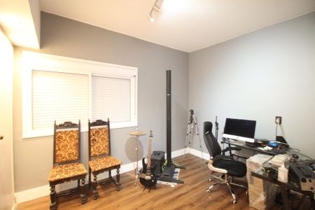 Escritório de apartamento para alugar com 3 quartos, 170m² em Moinhos de Vento, Porto Alegre