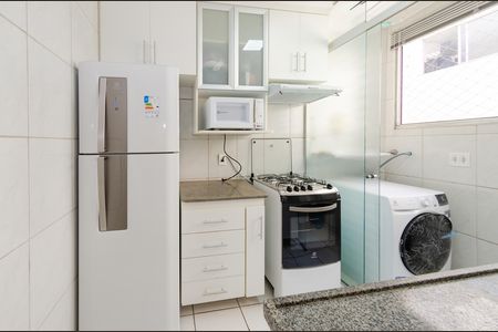 Cozinha de apartamento para alugar com 2 quartos, 50m² em Camargos, Belo Horizonte