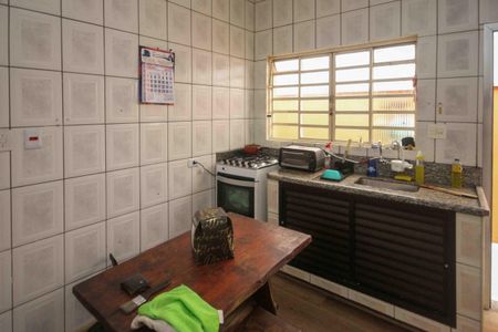 Casa à venda com 2 quartos, 100m² em Vila Alzira, São Paulo