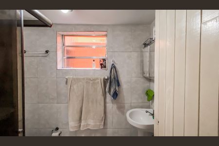 Casa à venda com 240m², 3 quartos e 3 vagas Casa à venda com 240m², 3 quartos e 3 vagasBanheiro