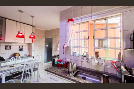 Casa à venda com 240m², 3 quartos e 3 vagas Casa à venda com 240m², 3 quartos e 3 vagasCozinha