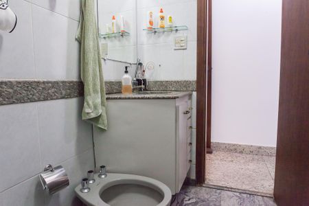 Apartamento à venda com 170m², 3 quartos e 2 vagas Apartamento à venda com 170m², 3 quartos e 2 vagasBanheiro Social