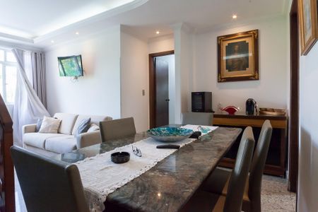 Apartamento à venda com 170m², 3 quartos e 2 vagas Apartamento à venda com 170m², 3 quartos e 2 vagasSala de Jantar