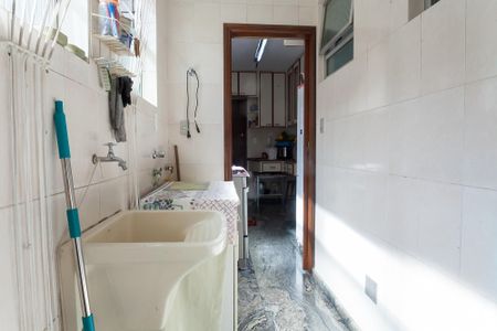 Apartamento à venda com 170m², 3 quartos e 2 vagas Apartamento à venda com 170m², 3 quartos e 2 vagasÁrea de Serviço