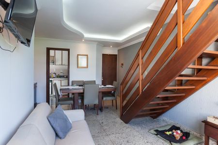 Apartamento à venda com 170m², 3 quartos e 2 vagas Apartamento à venda com 170m², 3 quartos e 2 vagassala