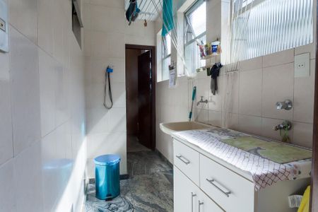 Apartamento à venda com 170m², 3 quartos e 2 vagas Apartamento à venda com 170m², 3 quartos e 2 vagasÁrea de Serviço