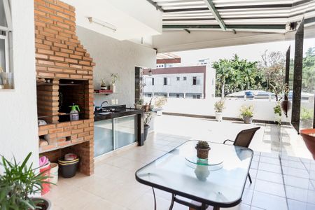 Apartamento à venda com 170m², 3 quartos e 2 vagas Apartamento à venda com 170m², 3 quartos e 2 vagasÁrea externa - cobertura