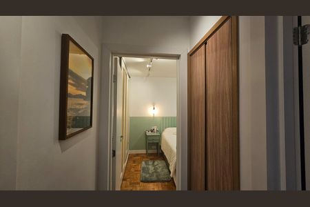 Corredor de apartamento à venda com 2 quartos, 70m² em Vila Nova Conceição, São Paulo