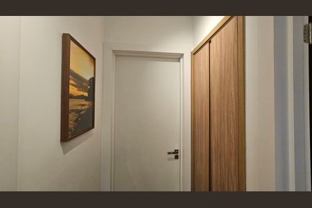 Corredor de apartamento à venda com 2 quartos, 70m² em Vila Nova Conceição, São Paulo