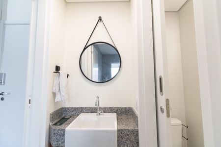 Banheiro de apartamento para alugar com 1 quarto, 32m² em Butantã, São Paulo