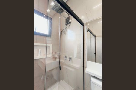 Casa de condomínio para alugar com 217m², 3 quartos e 3 vagasBanheiro da Suíte 2