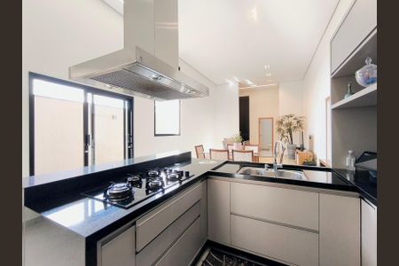 Casa de condomínio para alugar com 217m², 3 quartos e 3 vagasCozinha