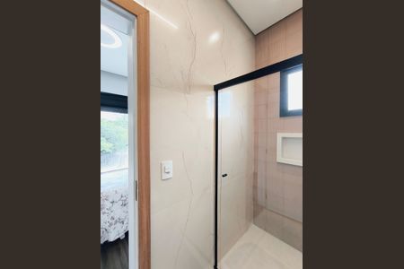 Casa de condomínio para alugar com 217m², 3 quartos e 3 vagasBanheiro da Suíte 2