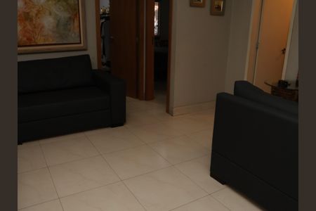 Sala de TV de casa para alugar com 2 quartos, 90m² em Residencial Forteville, Goiânia