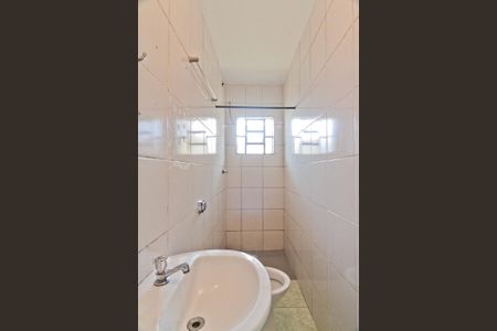 Banheiro de casa para alugar com 1 quarto, 45m² em Vila Palmeiras, São Paulo