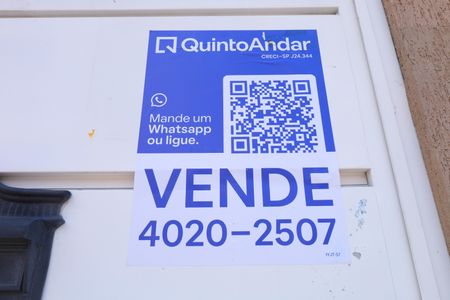 Apartamento à venda com 42m², 2 quartos e 1 vagaPlaca instalada no portão do condomínio - Código da placa: IYJT-57