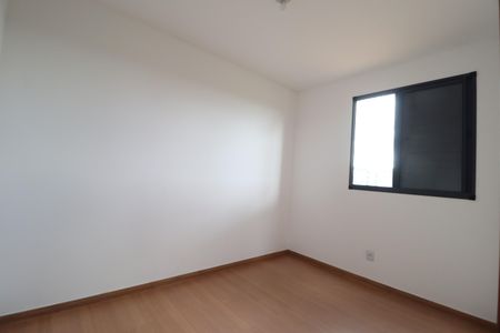 Quarto 1 de apartamento para alugar com 2 quartos, 59m² em Shopping Park, Uberlândia