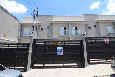 Casa para alugar com 90m², 3 quartos e 2 vagasFachada