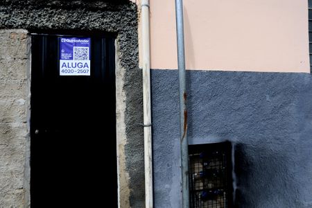 Casa para alugar com 60m², 1 quarto e sem vaga Casa para alugar com 60m², 1 quarto e sem vagaFachada com Plaquinha