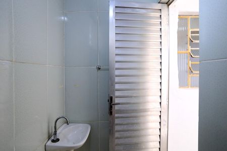 Casa para alugar com 60m², 1 quarto e sem vaga Casa para alugar com 60m², 1 quarto e sem vagaBanheiro