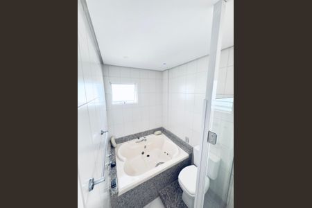 Apartamento para alugar com 210m², 3 quartos e 2 vagas Apartamento para alugar com 210m², 3 quartos e 2 vagasBanheiro da Suíte