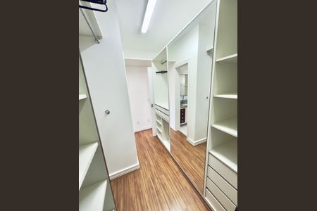 Apartamento para alugar com 210m², 3 quartos e 2 vagas Apartamento para alugar com 210m², 3 quartos e 2 vagasCloset Suíte