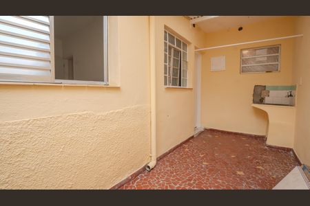 Casa para alugar com 32m², 1 quarto e 1 vagaÁrea de Serviço