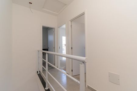 Casa à venda com 90m², 3 quartos e 2 vagas Casa à venda com 90m², 3 quartos e 2 vagasHall dos Quartos