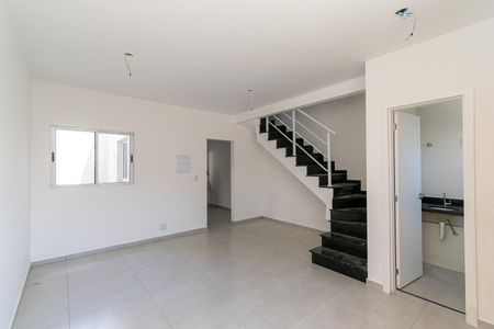 Casa à venda com 90m², 3 quartos e 2 vagas Casa à venda com 90m², 3 quartos e 2 vagasSala
