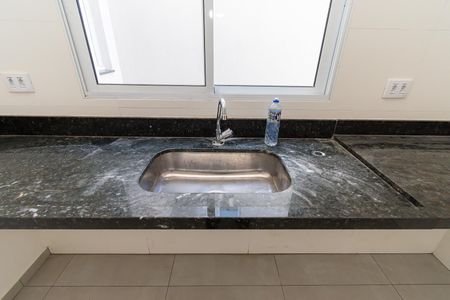 Casa à venda com 90m², 3 quartos e 2 vagas Casa à venda com 90m², 3 quartos e 2 vagasCozinha