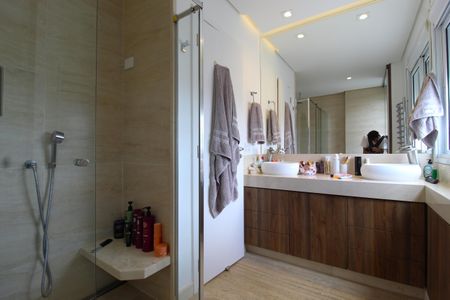 Apartamento à venda com 143m², 2 quartos e 2 vagasBanheiro da Suíte 1