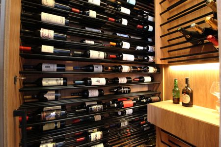 Apartamento à venda com 143m², 2 quartos e 2 vagasAdega