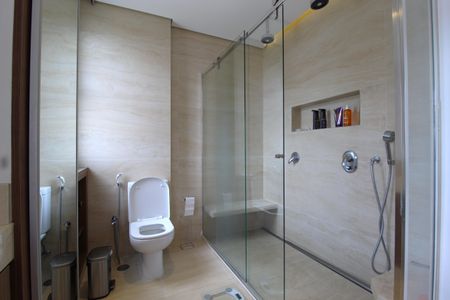 Apartamento à venda com 143m², 2 quartos e 2 vagasBanheiro da Suíte 1