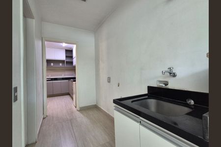 Casa de condomínio à venda com 272m², 4 quartos e 4 vagas Casa de condomínio à venda com 272m², 4 quartos e 4 vagasÁrea de Serviço