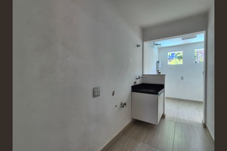 Casa de condomínio à venda com 272m², 4 quartos e 4 vagas Casa de condomínio à venda com 272m², 4 quartos e 4 vagasÁrea de Serviço