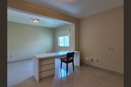 Casa de condomínio à venda com 272m², 4 quartos e 4 vagas Casa de condomínio à venda com 272m², 4 quartos e 4 vagasSuíte 3